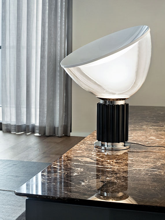 taccia-small-table-a-pg-castiglioni-flos-F66040-product-life-02-571x835