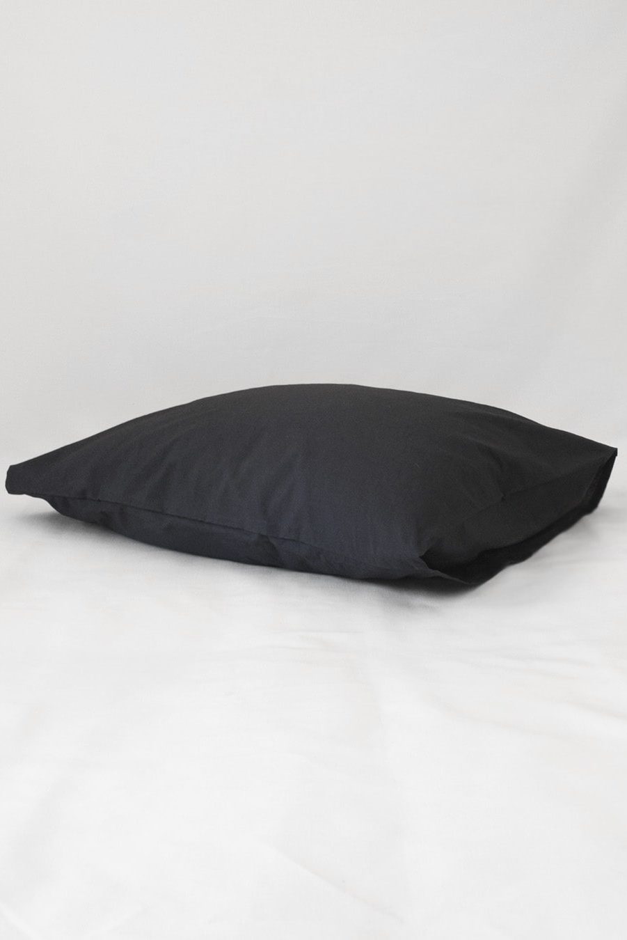 Aliiot_04_PILLOW-min