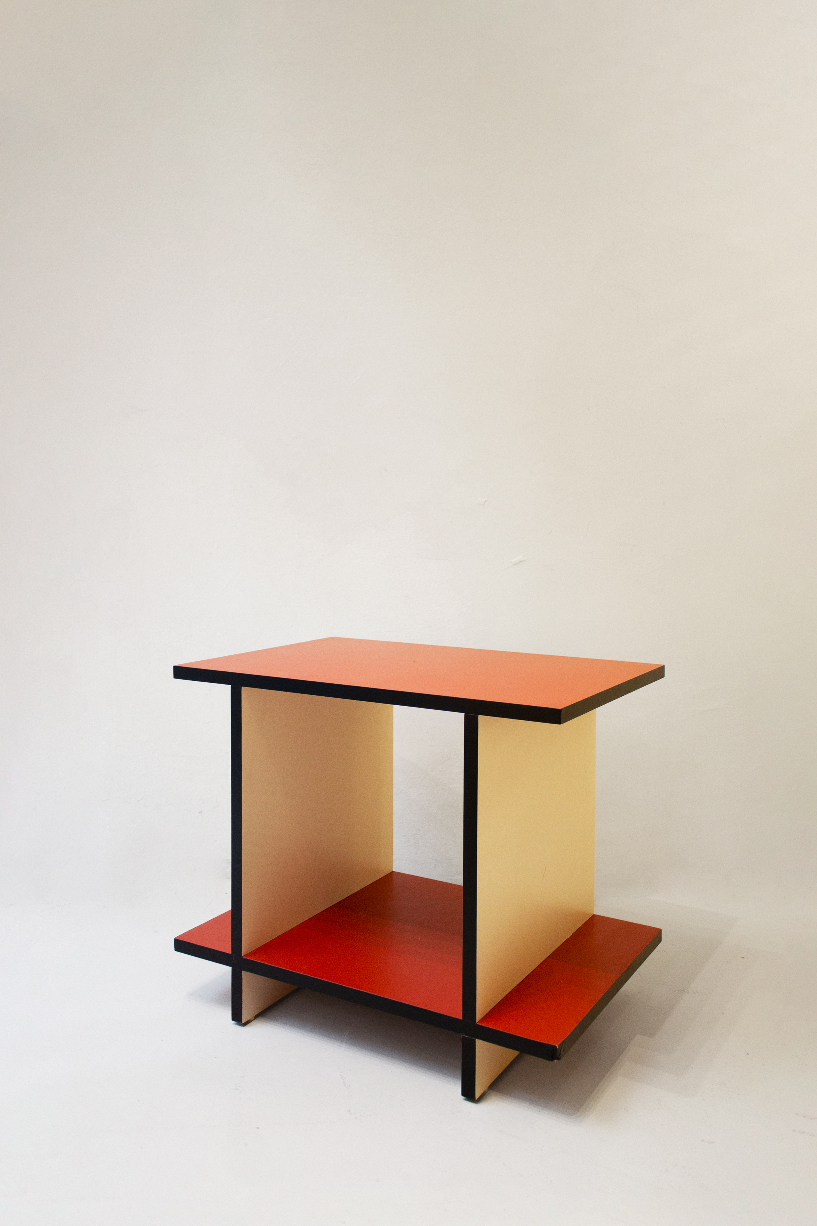 LES EINES_MONOPOLI_RED_COFFE TABLE5